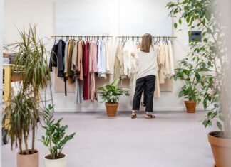 Wear It Longer, Waste Less: How Eco-Friendly Fabric Care Powers Sustainable Fashion