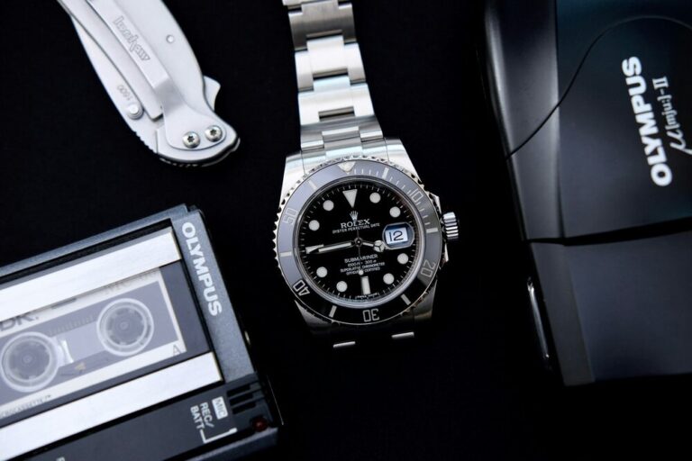 Rolex Submariner Super Clone Review: Case Finish, Bracelet Feel, & 3235 Clone Movement Accuracy
