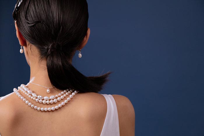 Why Pearls Are The Accessory Every City Woman Needs