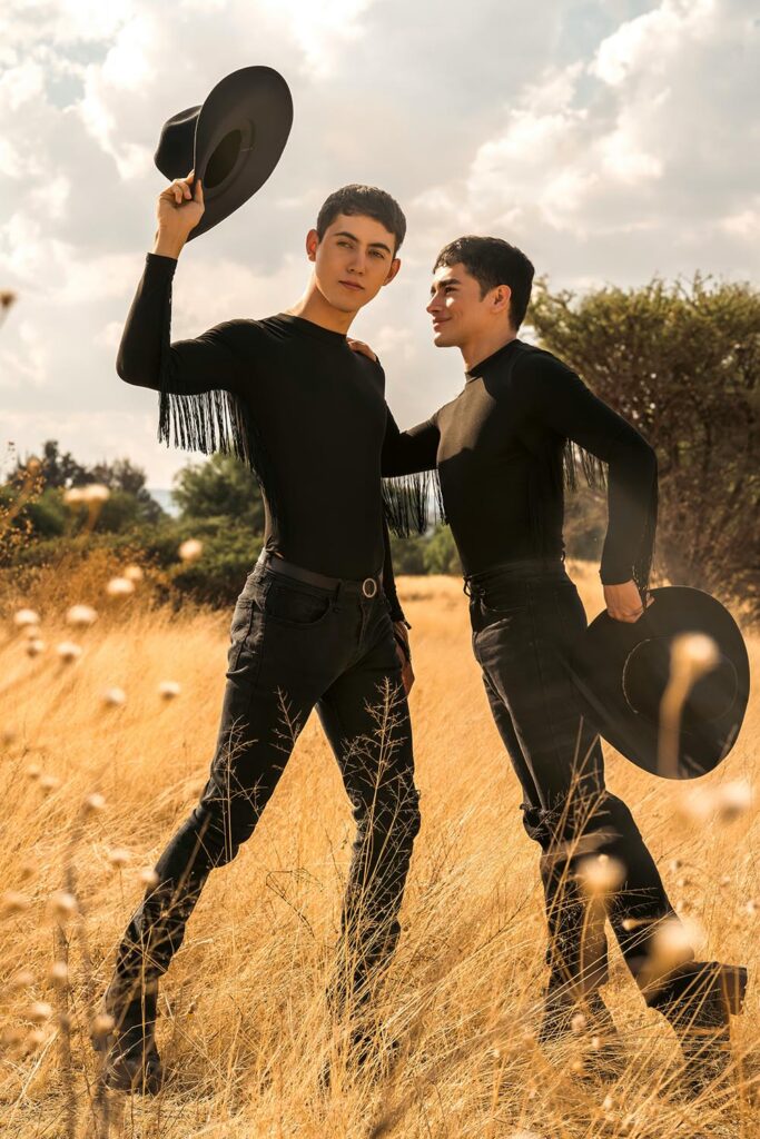 2026 Party and Festival Season: How to Seamlessly Integrate Avant-Garde Elements into High Fashion