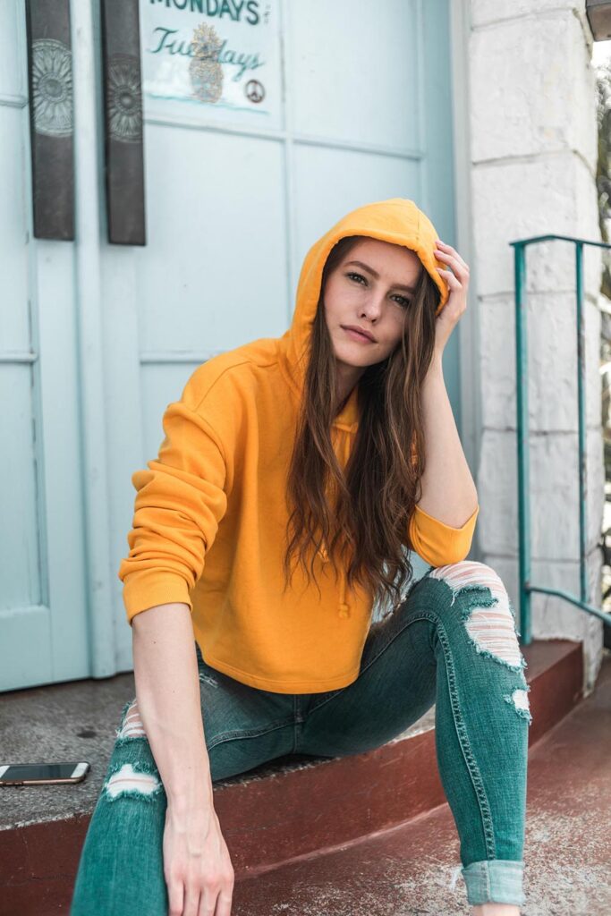 Why Minimal Hoodies Continue to Shape Modern Streetwear