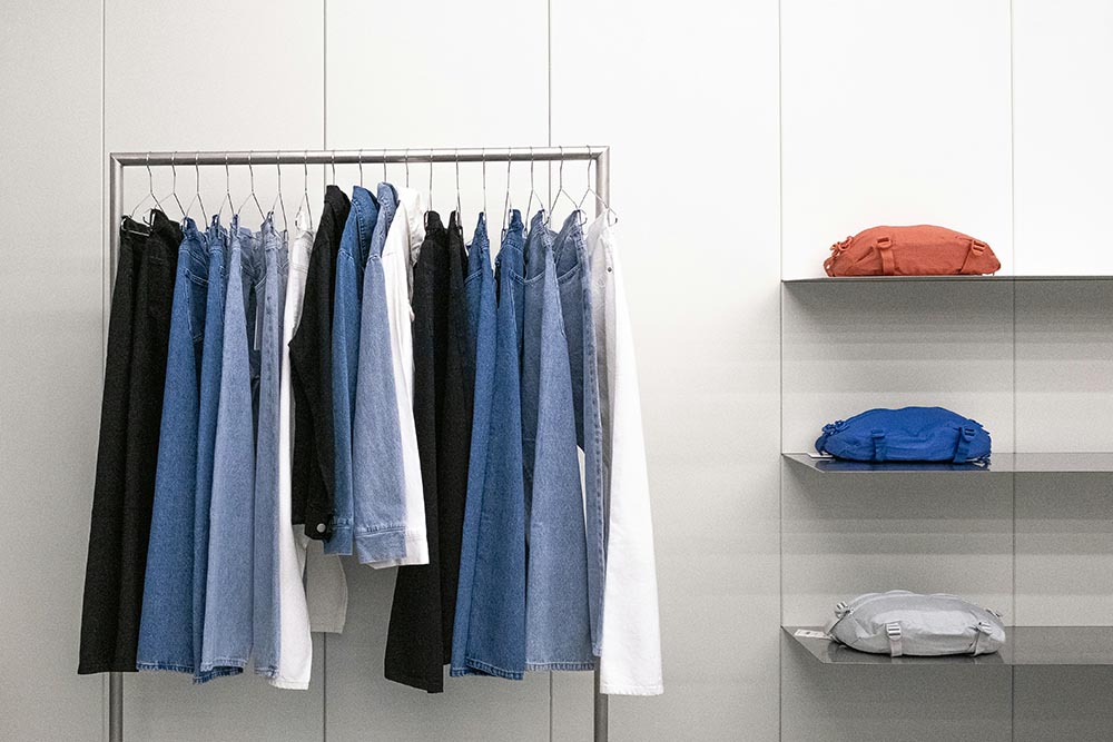 How to Build a Thoughtful Capsule Wardrobe with Perfect Fit and Clean Lines