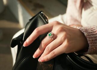 Elegance Inspired by Nature: Picking the Best Moss Agate Engagement Ring