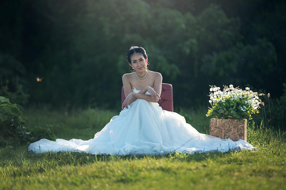 From Runway to Runaway: Fashion Tips for a Chic Heli Elopement Wedding