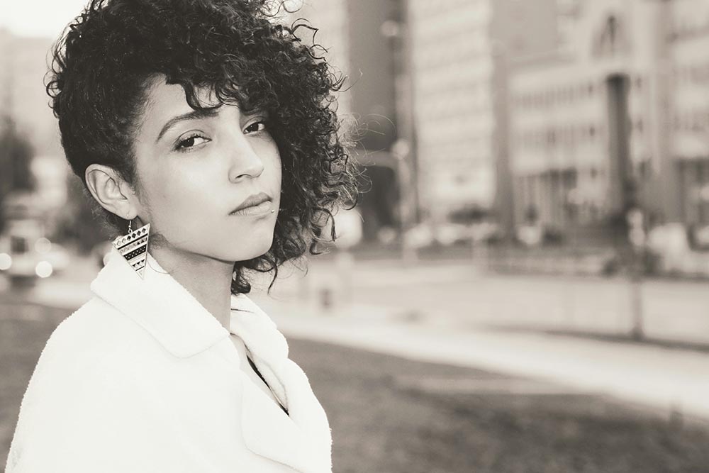 How to Accessorize Monochrome Outfits Without Overdoing It