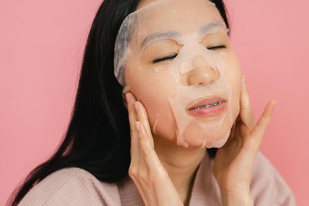 How Long Should One Keep a Face Mask On? Expert Timing Guide for Every Mask Type