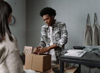Top Custom Packaging Solutions for Clothing Brands: 5 Budget-Friendly Providers