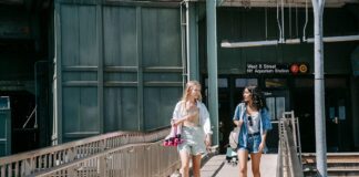 How Queens Street Style Changes When Cars Take a Back Seat