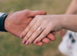 How to Choose an Engagement Ring in San Francisco: A Local Couple’s Guide