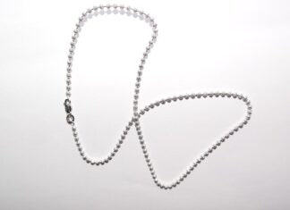 How to Preserve the Value of Designer Jewelry Before Selling It