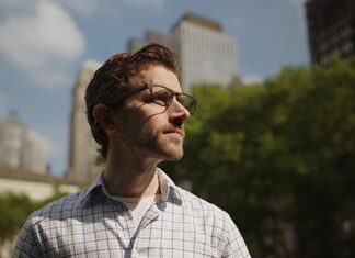 Titanium Frames and Zero Cameras The Smart Eyewear Trend That’s Turning Heads