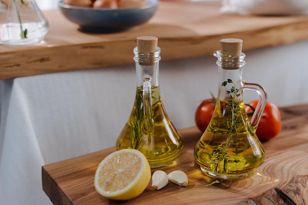 Cold-Pressed vs Refined Olive Oil: What You Need to Know