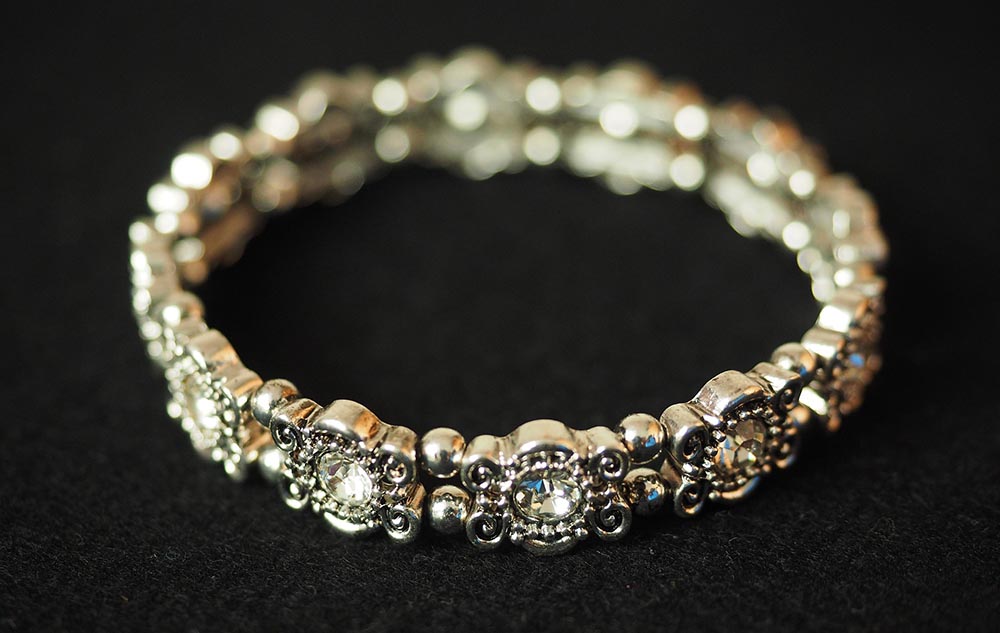 How a 925 Sterling Silver Jewelry Manufacturer Delivers Quality Jewelry for Global Brands