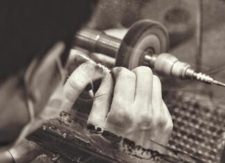The Ultimate Guide to Custom Jewelry Manufacturing: From Design to Finished Piece