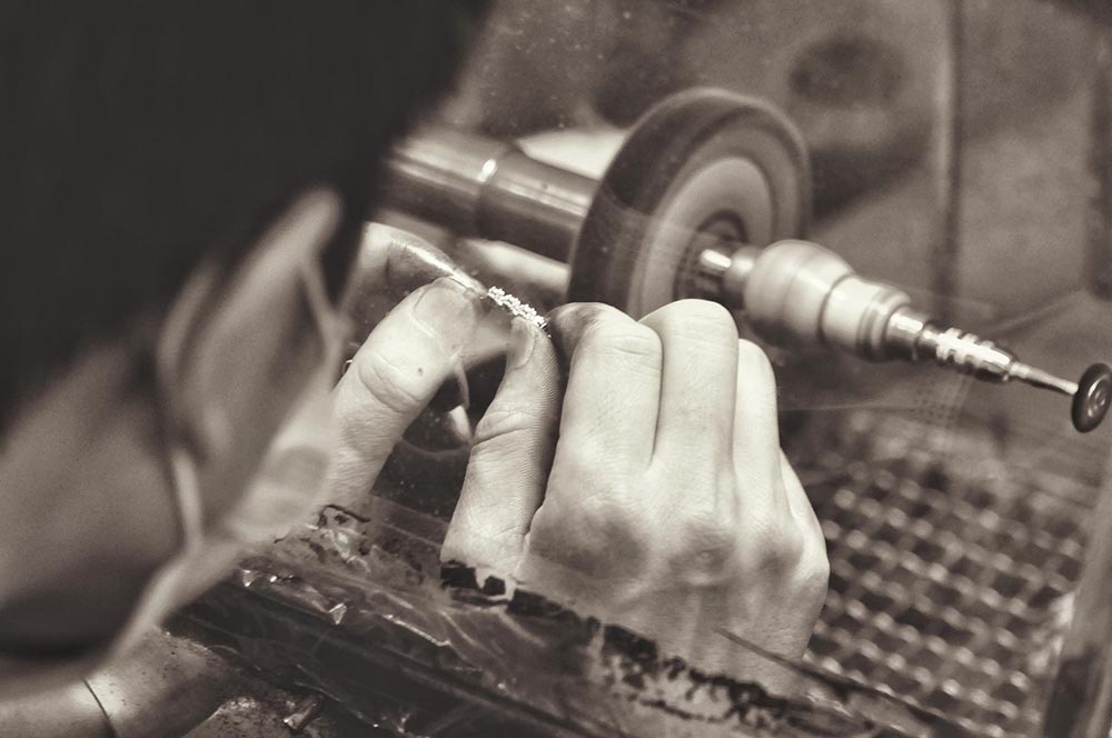The Ultimate Guide to Custom Jewelry Manufacturing: From Design to Finished Piece
