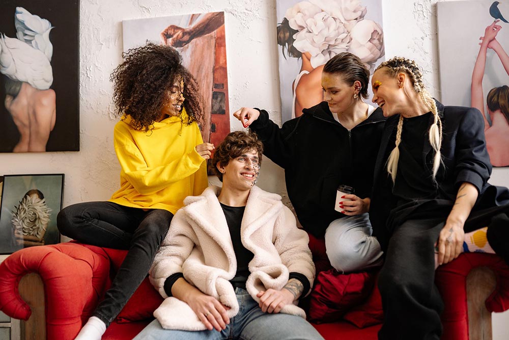 10 Backstage Lounge Essentials for Fashion Shows