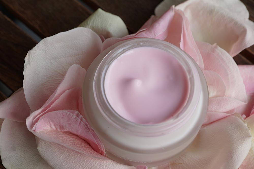 Peptides, Retinol and Brighteners: Building a Smarter Fall Routine