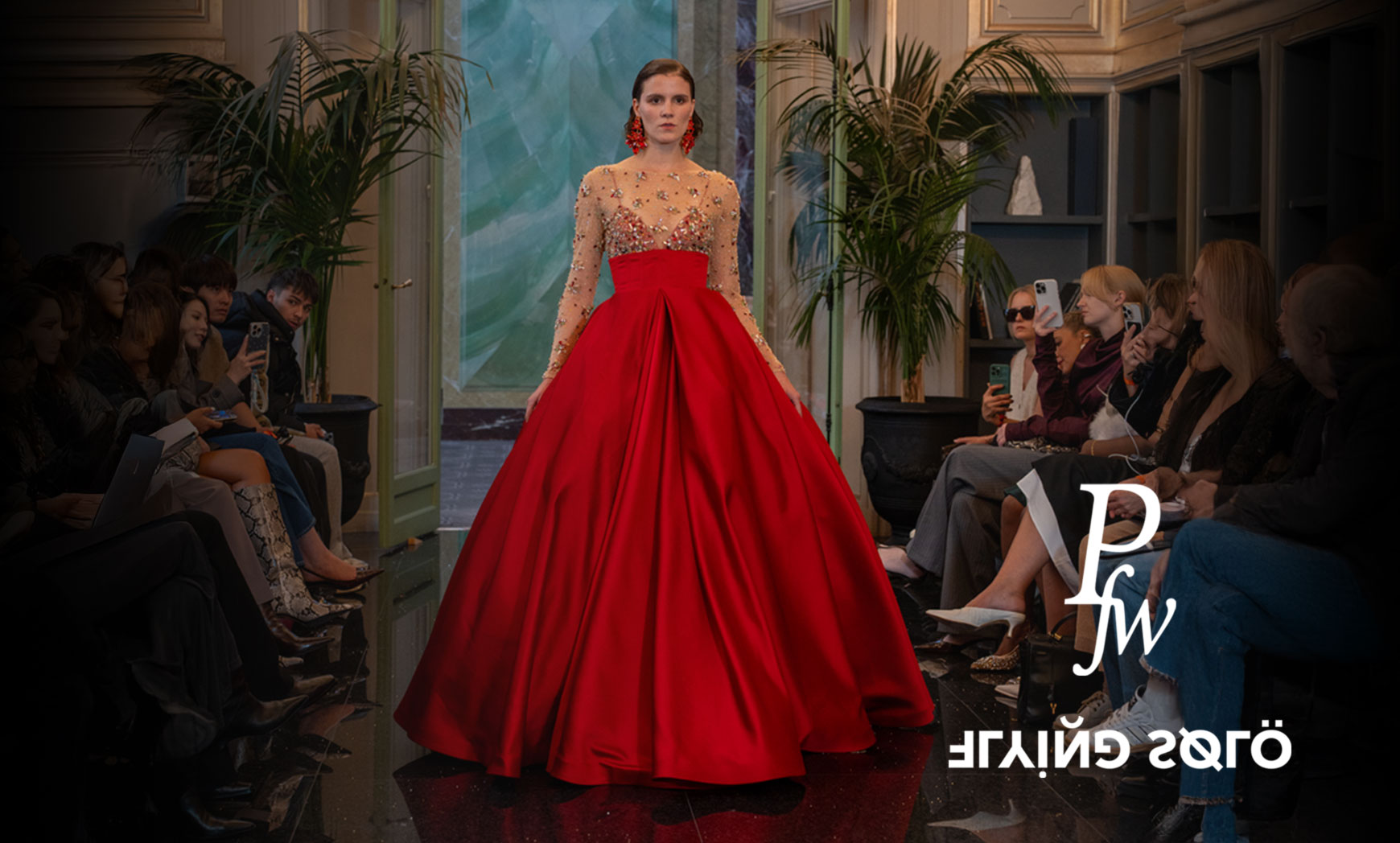 Flying Solo Paris Fashion Week